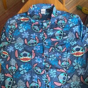 Disney button up shirt STITCH all over. Size 2xl.